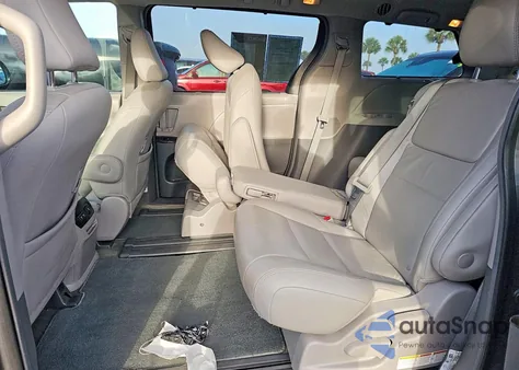 2018 Toyota Sienna Xle 8-Passenger from USA, damaged, VIN 5TDYZ3DCXJS919050